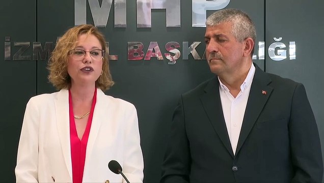 Arzu Yıldırım, un candidat parlementaire du parti IYI, a présenté ses excuses à Bahçeli et est retourné au MHP.