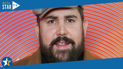 PHOTO Artus : De passage à Saint Tropez, l'humoriste en dévoile un peu trop sur Instagram