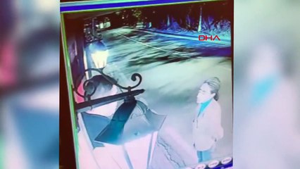 Sezen Aksu'nun yalısına zorla girmeye çalışan hayranı sınır dışı edildi