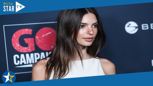 Trop mignon ! Emily Ratajkowski fait danser son fils aux jolies boucles blondes dans le métro parisi