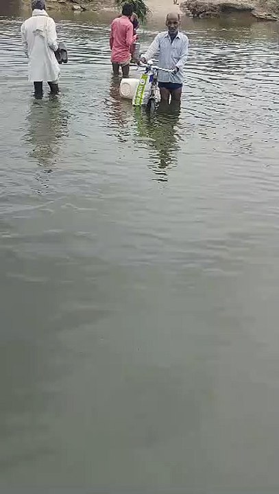 राजस्थान की सीमा में राजगढ़ में बना बांध तो मप्र की सीमा में बोलिया में किसानों को खेत जाने का रास्ता हुआ बंद