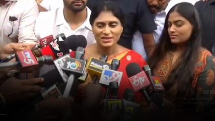 YSR కి షర్మిల నివాళి.. కూతురు కొడుకు తో కలిసి.. | Telugu OneIndia