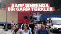 Türkler Sarp Sınır Kapısına Dayandı! Gürcistan'da Telefon Kuyruğu