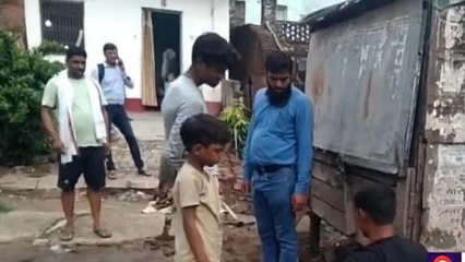 बक्सर: वाटर पंप से डीजल निकलने की शिकायत पर पहुंची पीएचईडी की टीम, पेयजल का लिया सैंपल