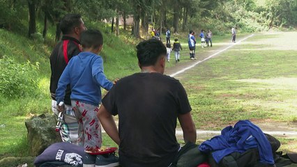 Cratera de vulcão inativo é palco de torneio de futebol na Cidade do México