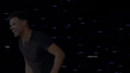 Taylor Swift LAUGHS at ex boyfriend Taylor Lautner on The Eras Tour