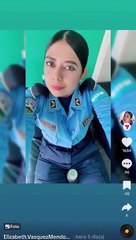 Hondureños anhelan ser detenidos por atractiva policía