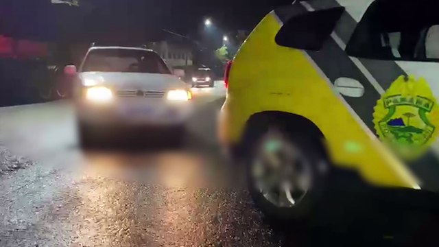 PM prende dois jovens com carro furtado 10 minutos depois do crime