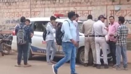 शिवपुरी: सड़क पर उतरी पुलिस तो मच गया हड़कंप,मामला जान रह जायेंगे हैरान