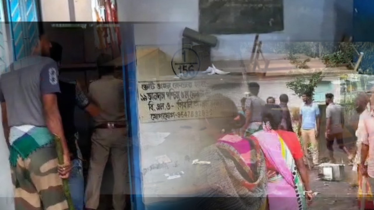 ভোটগ্রহণ শুরু হতেই লুঠ ব্যালট বক্স! গণতন্ত্রের...
