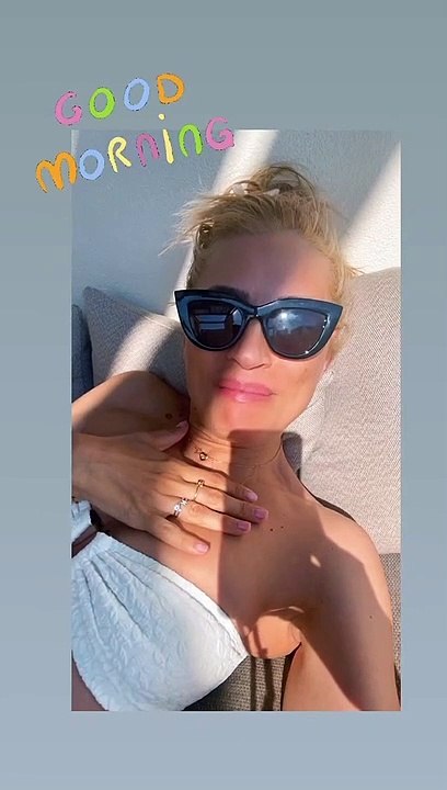 Μαρία Ηλιάκη: Πήγε ξανά στη Μύκονο μετά από 20 χρόνια - Πλούσιο υλικό από τις διακοπές της