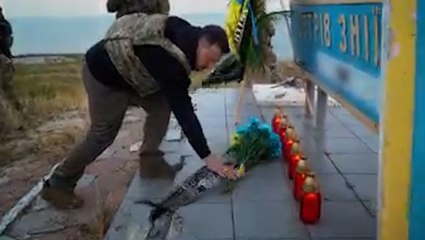 Zelensky defiantly visits Snake Island to mark 500th day of Ukraine war