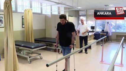 Depremde bacağını kaybeden genç, 5 ay sonra ilk adımlarını attı