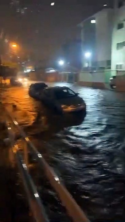 Chuvas em Maceió: ruas ficam alagadas e água in...