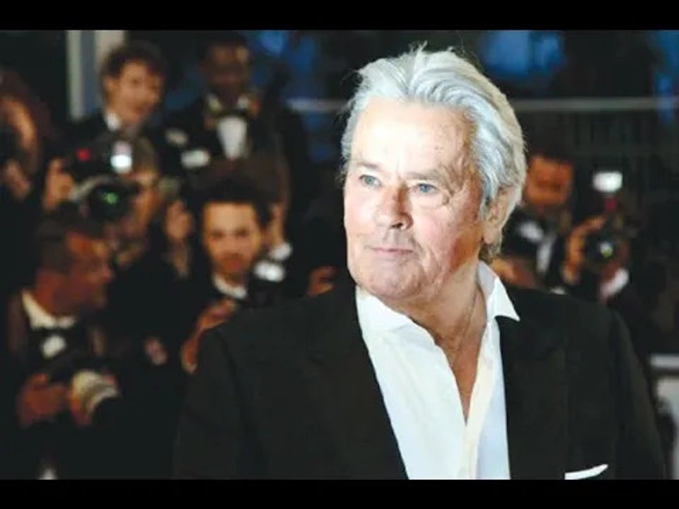 Véronique de Villèle raconte sa mauvaise expérience avec la dame de compagnie d’Alain Delon