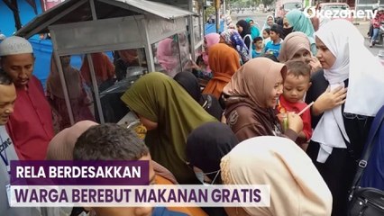 Rela Berdesakkan, Puluhan Warga di Bondowoso Berebut Makanan Gratis