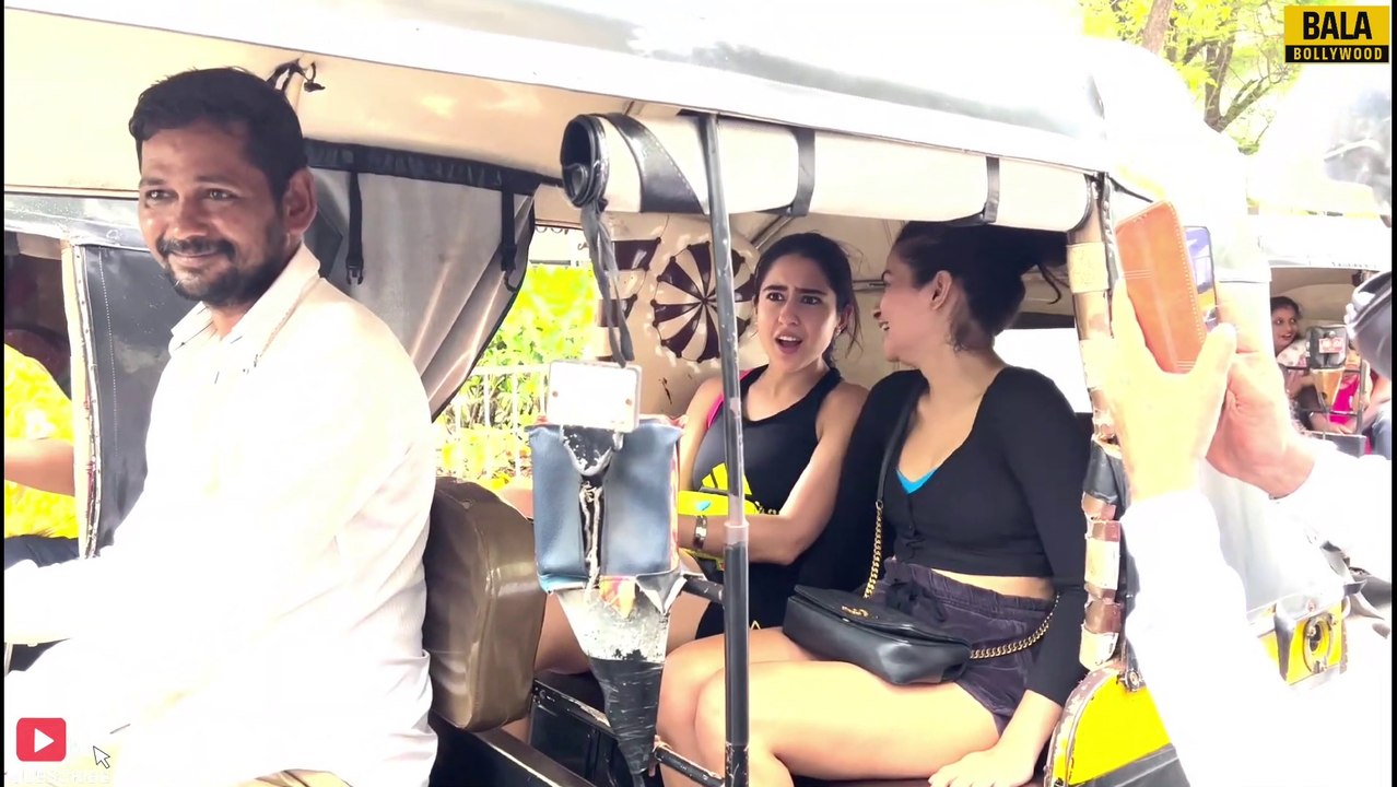 Sara Ali Khan Wearing Very Short Pant Rides In Auto Rickshaw