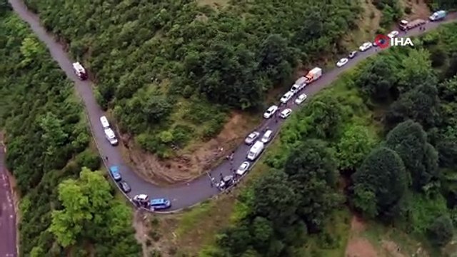 Şile'de selde mahsur kalan 2 kişi helikopter yardımıyla kurtarıldı