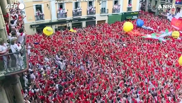 Spagna, la folla riempie Pamplona per la festa di San Firmino