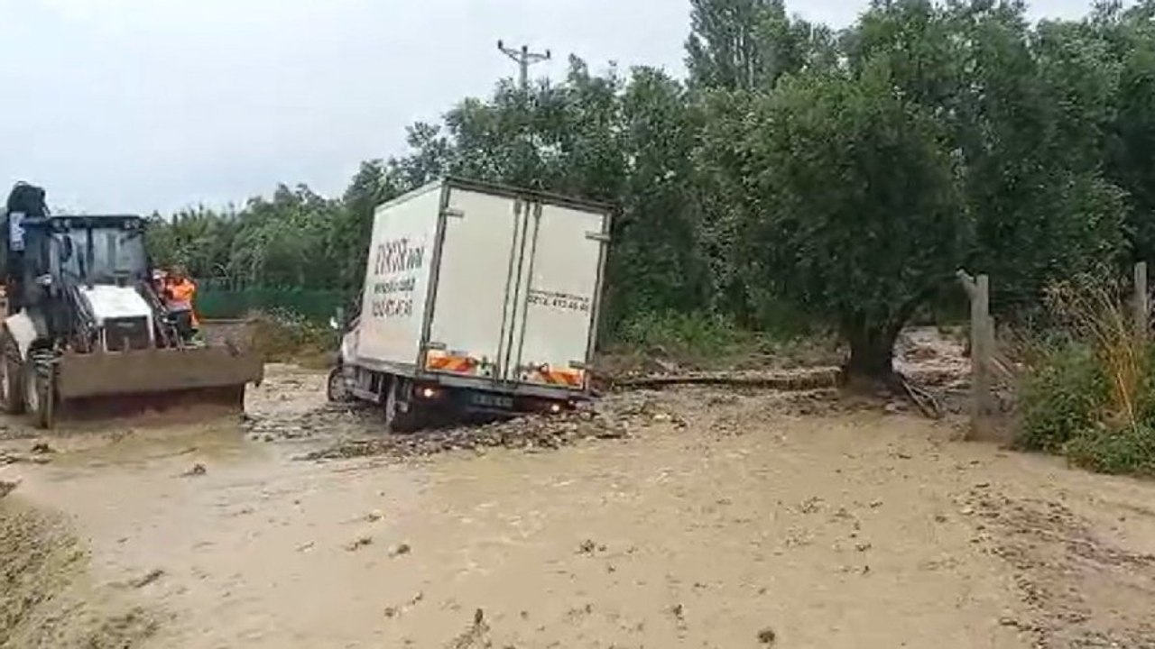 Bursa’da sağanak etkili oldu