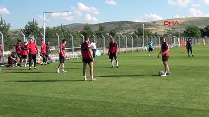 Servet Çetin： Notre priorité est le transfert vers les postes manquants