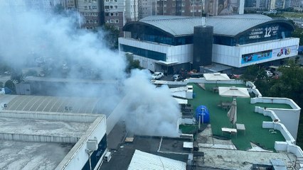 Zeytinburnu’nda teknoloji mağazasında yangın