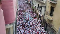 Ríos de gente rumbo a la plaza de toros en San Fermín