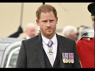 "Il ne vit même pas au Royaume-Uni!" Demande au prince Harry de perdre son rôle de remplaçant du roi
