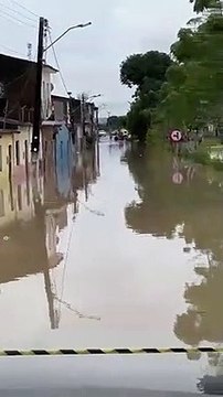 Chuvas alagam ruas de São Miguel dos Campos