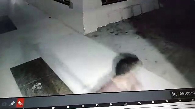 अस्पताल में सो रहे वृद्ध के हजारों रुपए रुपए व मोबाइल चोरी, देखें वीडियो...