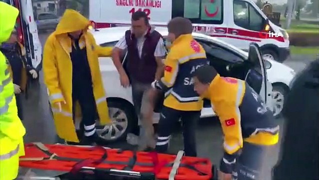 Sağanak yağış kazaya neden oldu: 3 yaralı