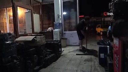 Tokat'ta sağanak yağış sonrası dükkanları su bastı