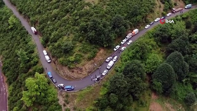 Şile'de selde mahsur kalan 2 kişi helikopter yardımıyla kurtarıldı