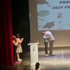 Father Surprises Son on Graduation Day After 2 Years Apart