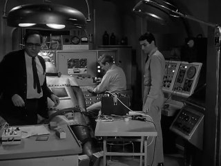 Viaje al Fondo del Mar Capitulo 21 El hombre indestructible