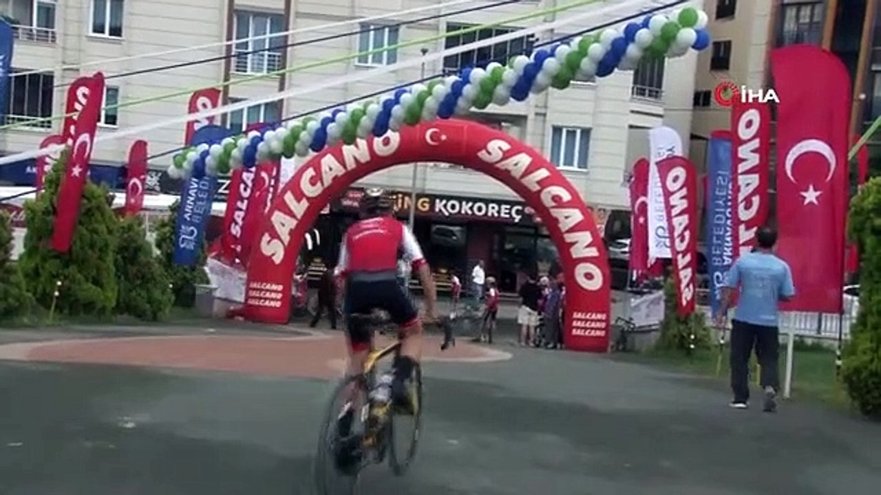 Ils ont commencé à pédaler pour Martyr Ömer Halisdemir