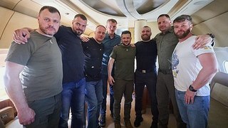 Zelensky Bawa Pulang 5 Komandan Azov dari Turki pada 500 Hari Invasi Rusia