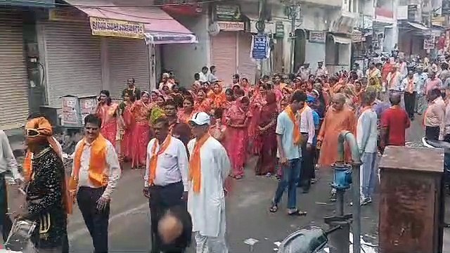 गाजेबाजे के साथ परकोटे की गलियों से निकली महर्षि पाराशरजी की शोभायात्रा, जगह-जगह हुई आरती
