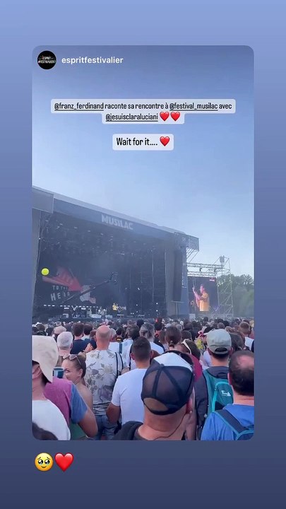 Ils sont revenus sur le lieu de leur rencontreClara Luciani au Festival de Musilac