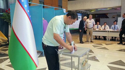 أوزبكستان تنظم انتخابات رئاسية محسومة للرئيس شوكت ميرزيوييف