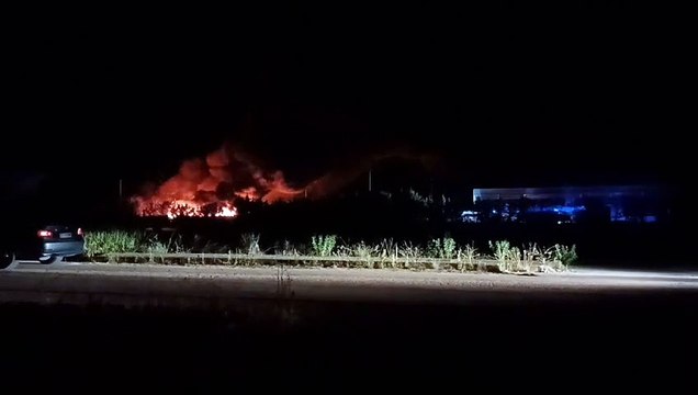 Rogo in una ditta di autodemolizioni a Castelvetrano, a fuoco 250 vetture