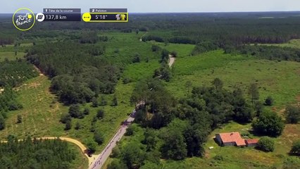 Un spectateur du Tour de France rend hommage à Matthieu Lartot.