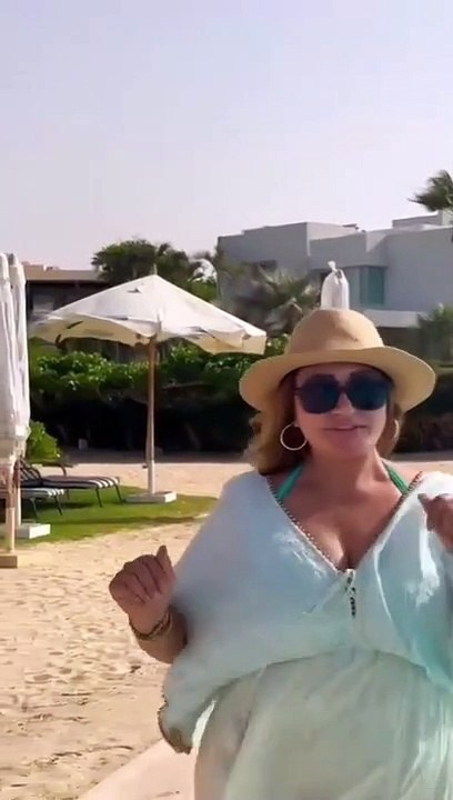 شاهد: ليلى علوي ترقص من داخل أحد المنتجعات على أنغام "هرمون السعادة"