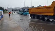 Routes transformées en lac après de fortes pluies à Karabük