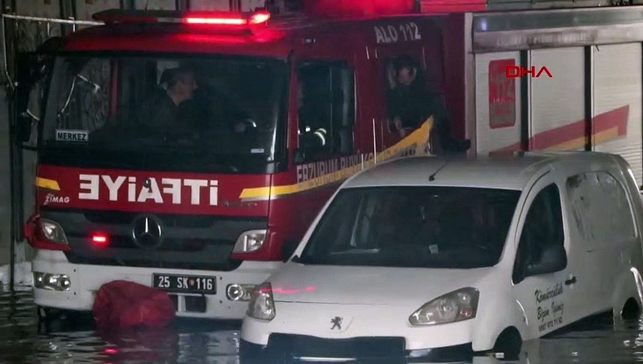 Erzurum'da Sağanak Yağış Sonucu Yollar ve Alt Geçitler Su Altında Kaldı