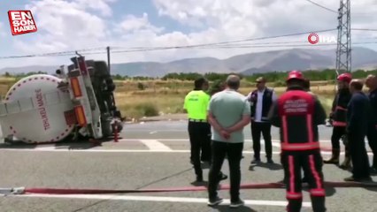 Malatya-Elazığ karayolunda yakıt dolu tanker devrildi