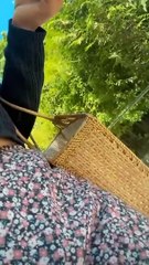 أجرأ  مقاطع لهند القحطاني تصور بناتها وتتعرض للانتقادات