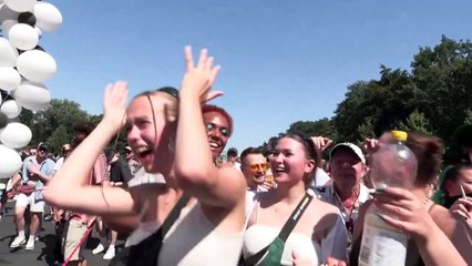 "Arde" el masivo desfile de música electrónica "Rave the Planet" en Berlín