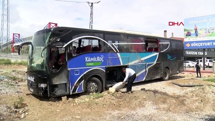 Collision bus-minibus à Ankara : 4 blessés
