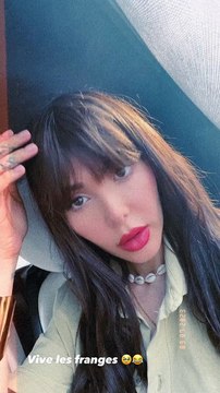 Vive les franges , a-t-elle écrit en légende.Nabilla a craqué pour une frange.